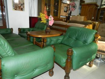 verde..set canapele din piele naturala si lemn masiv format din canapea 3 locuri si 2 fotolii